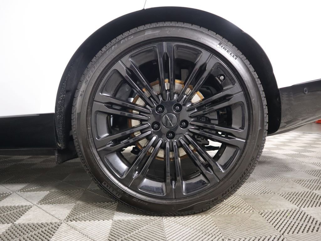 New 2026 Land Rover Range Rover SE image 31