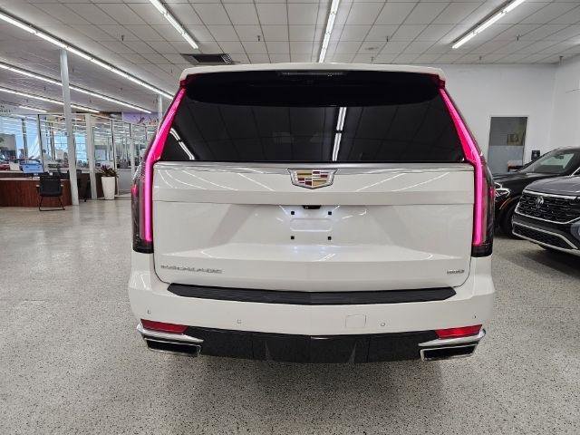 Used 2021 Cadillac Escalade Premium Luxury w/ Performance Package AWD/4WD image 5