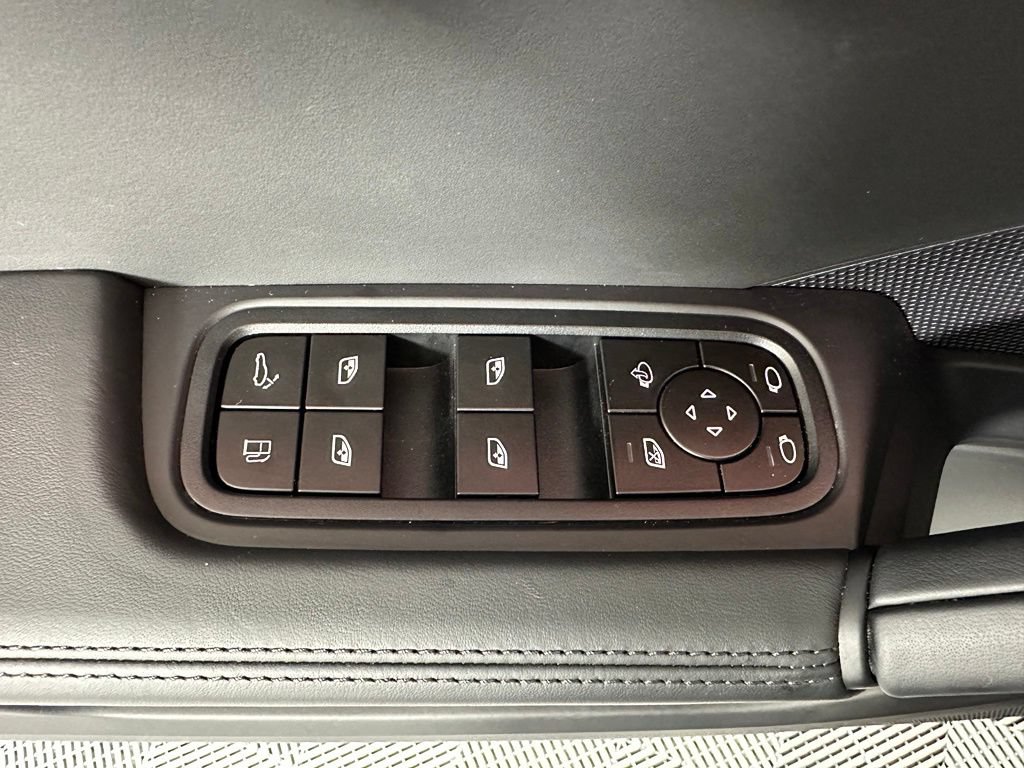Certified 2026 Porsche Cayenne E-Hybrid AWD/4WD image 18