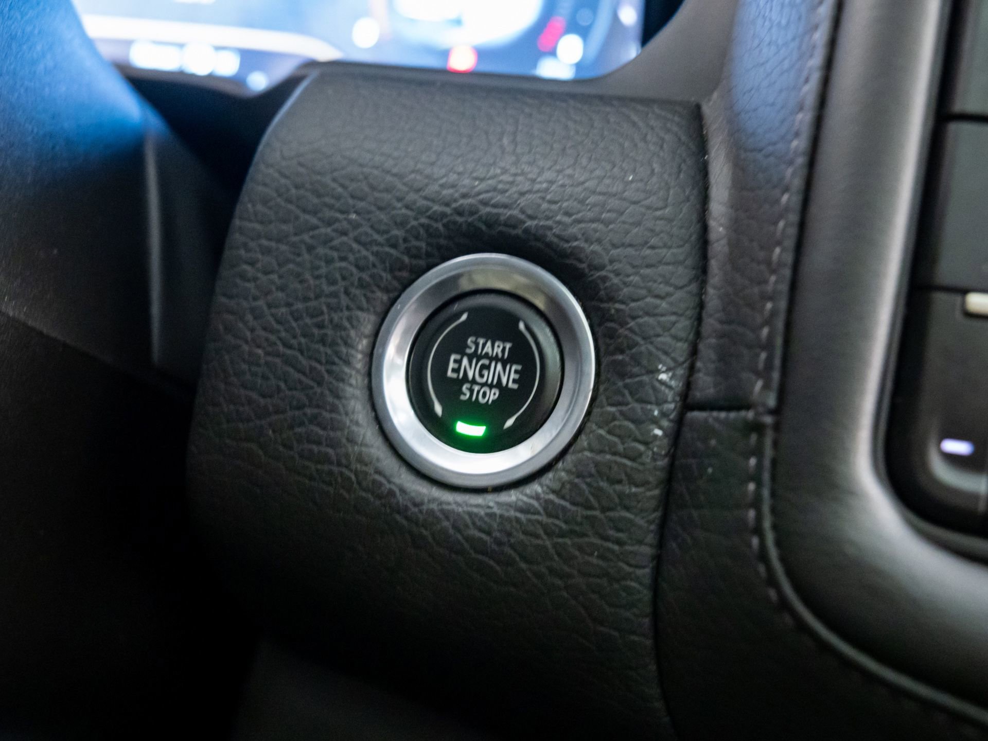 Used 2022 GMC Yukon Denali w/ Denali Premium Package image 22