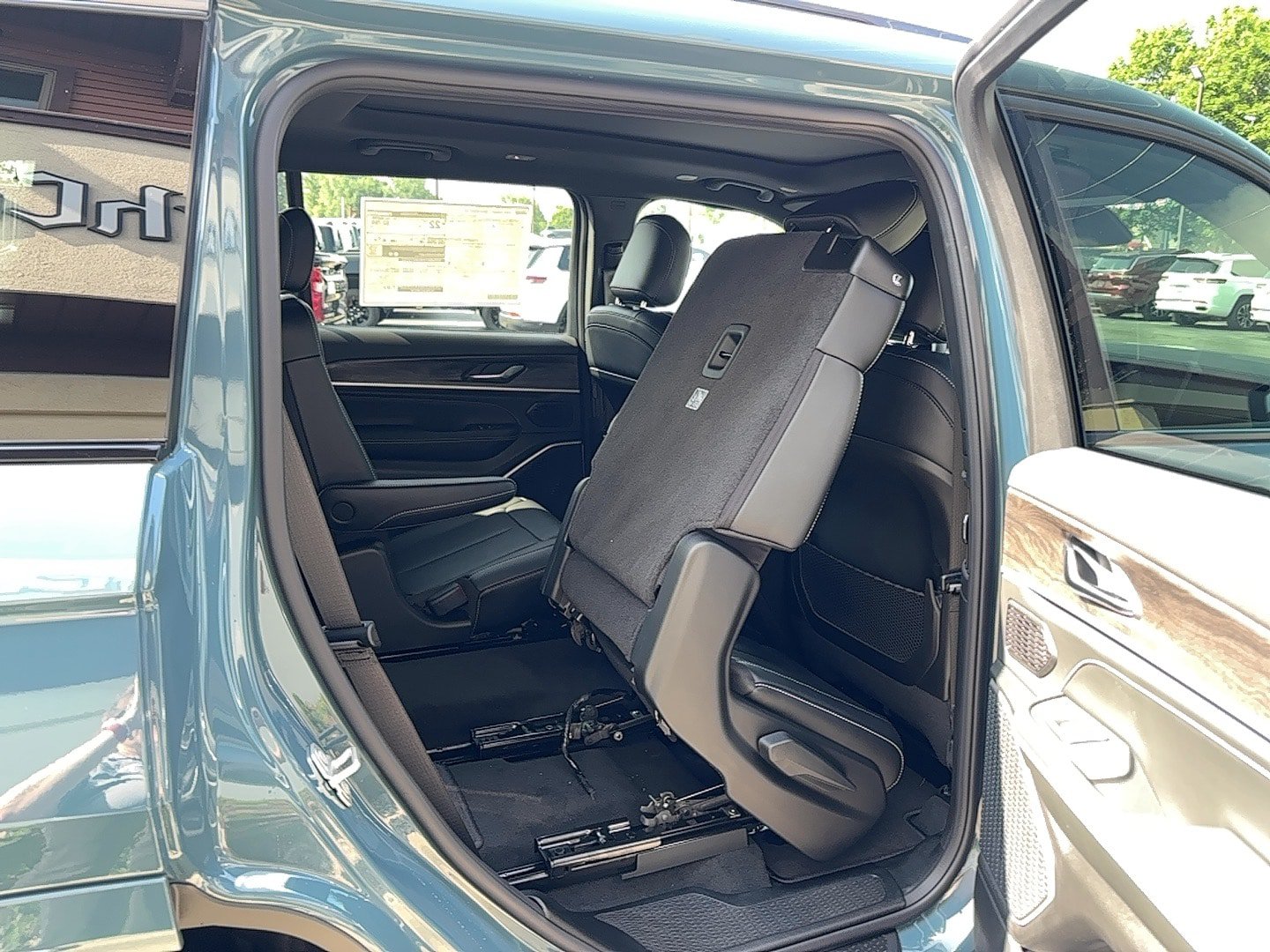 New 2026 Jeep Grand Cherokee L Limited AWD/4WD image 8