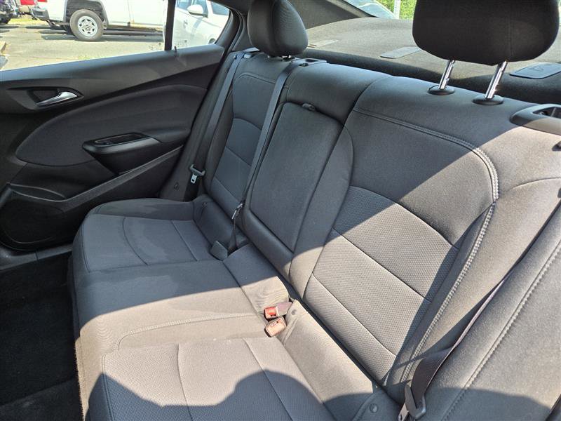 Used 2018 Chevrolet Cruze LT w/ Convenience Package image 26