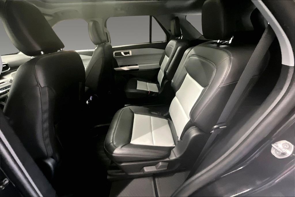 Used 2023 Ford Explorer XLT w/ Equipment Group 202A image 15