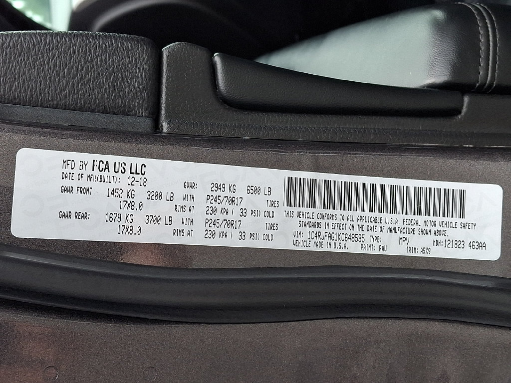 Used 2019 Jeep Grand Cherokee Laredo AWD/4WD image 25