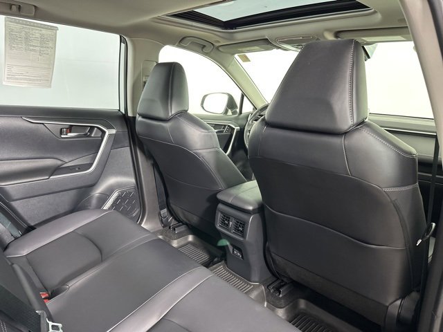 Used 2023 Toyota RAV4 XLE Premium image 28
