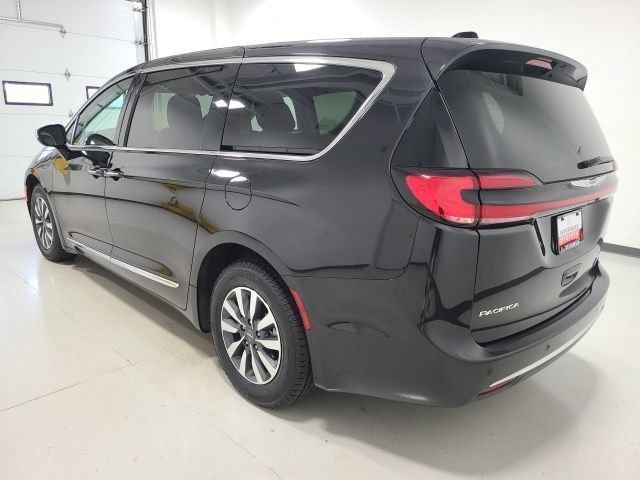 Used 2023 Chrysler Pacifica Limited FWD image 5