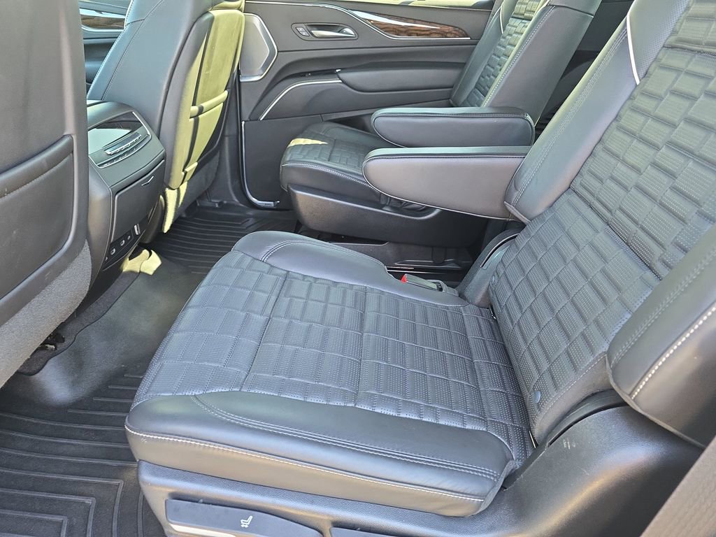 Used 2022 Cadillac Escalade Premium Luxury Platinum AWD/4WD image 15