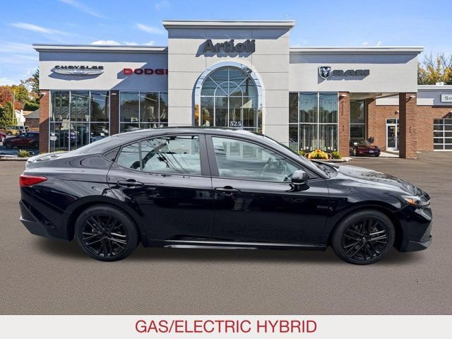 Used 2025 Toyota Camry SE FWD image 7