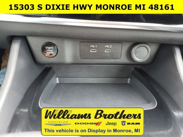 Used 2024 Nissan Rogue S image 17