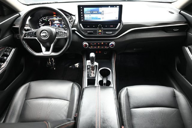 Used 2023 Nissan Altima 2.5 SR w/ SR Premium Package FWD image 12