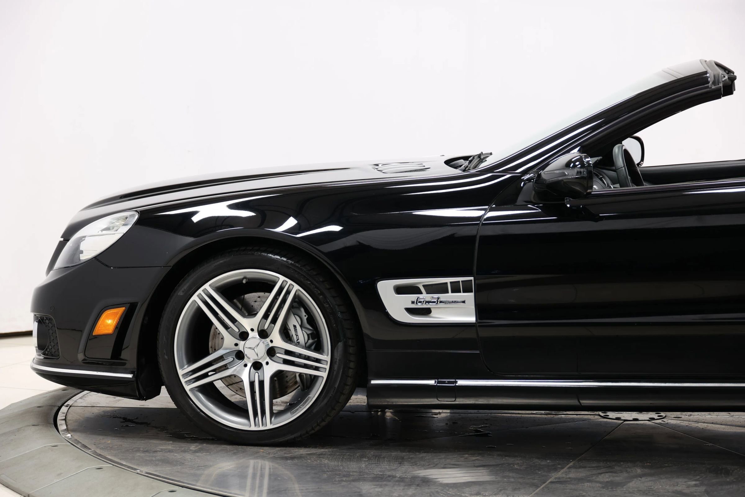 Used 2012 Mercedes-Benz SL 63 AMG image 7