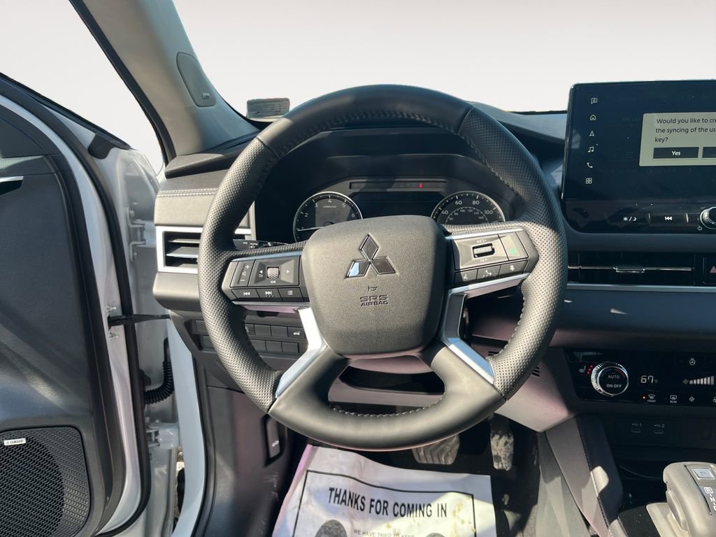 New 2026 Mitsubishi Outlander AWD image 12