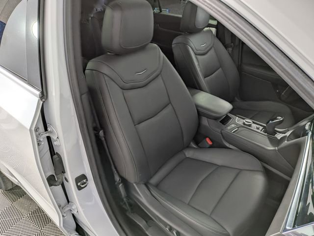 Certified 2023 Cadillac XT6 Premium Luxury w/ LPO, Floor Liner Package AWD/4WD image 34