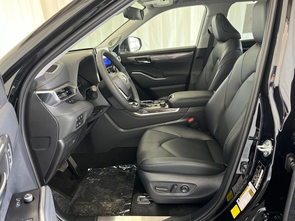 New 2026 Toyota Highlander Limited AWD/4WD image 4