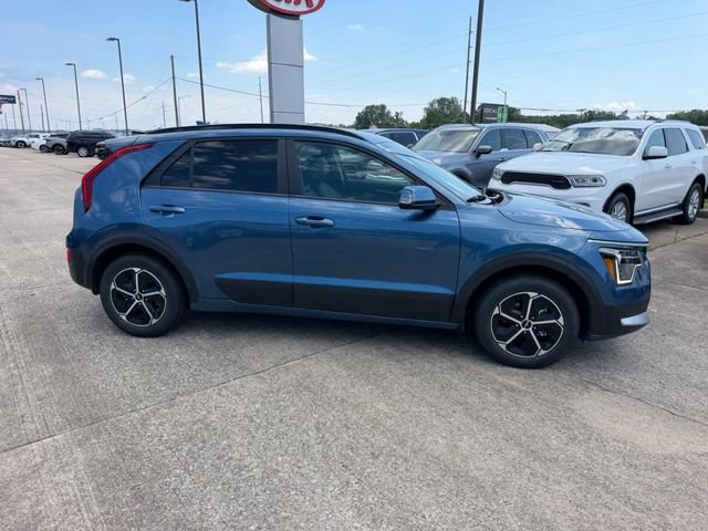 Certified 2024 Kia Niro EX FWD image 2