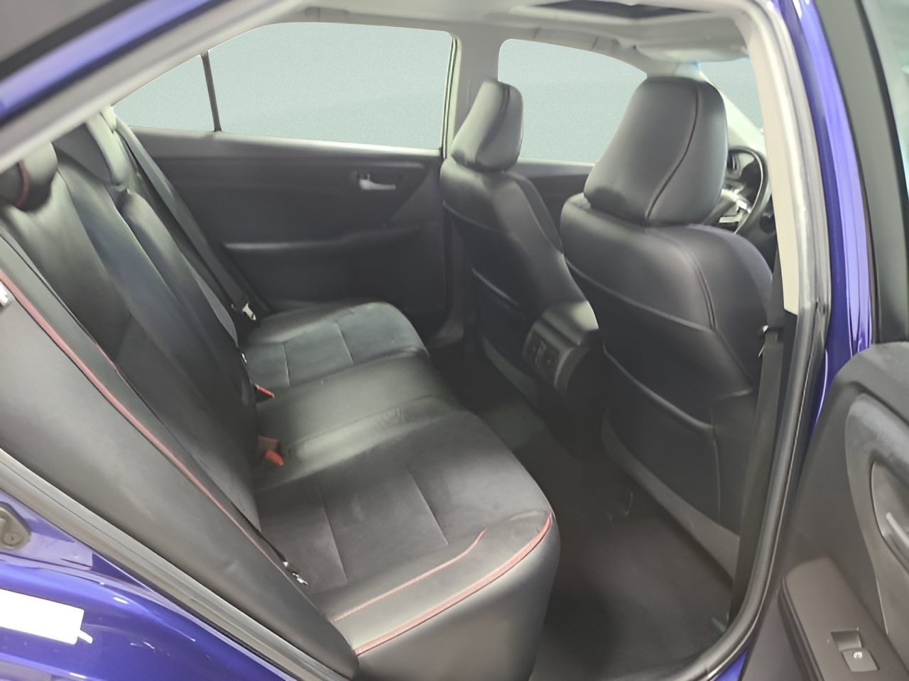 Used 2015 Toyota Camry XSE w/ Advanced Technology Package FWD image 16