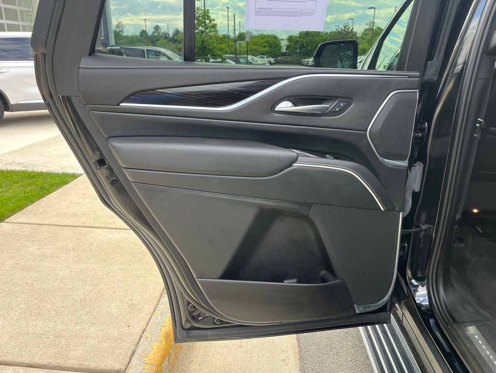 Used 2023 Cadillac Escalade Sport w/ LPO, ONYX Package AWD/4WD image 19