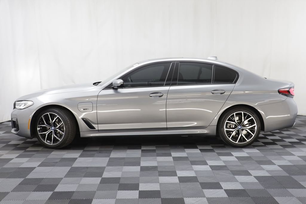 Certified 2023 BMW 530e xDrive w/ Executive Package image 4