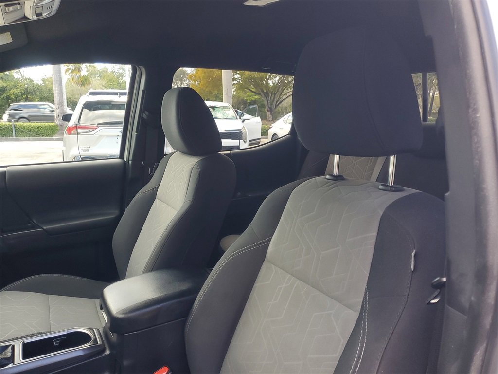 Used 2021 Toyota Tacoma TRD Off-Road image 15