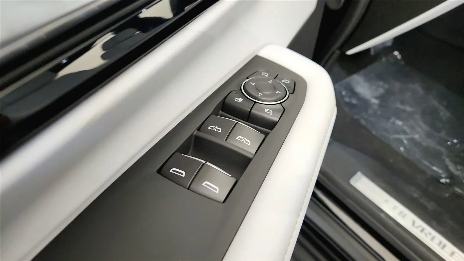 New 2026 Chevrolet Suburban Premier image 31