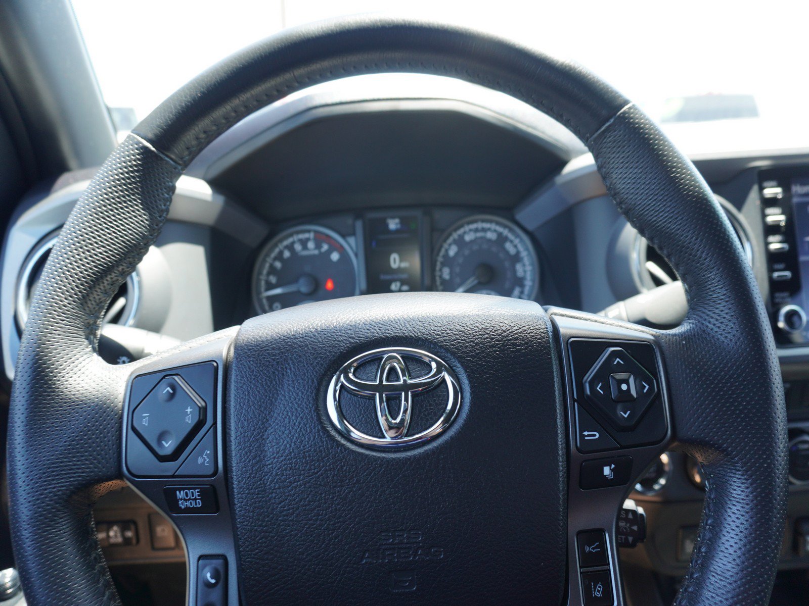 Used 2021 Toyota Tacoma TRD Off-Road w/ TRD Premium Off Road Package AWD/4WD image 32