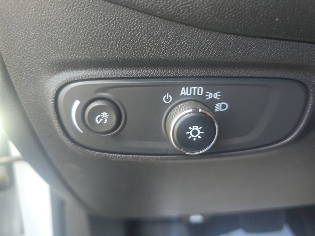 Used 2023 Chevrolet Equinox LT AWD/4WD image 15