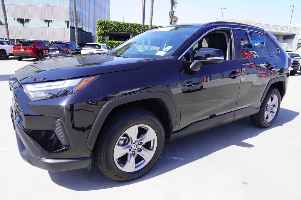 Certified 2025 Toyota RAV4 XLE w/ Convenience Package AWD/4WD image 4