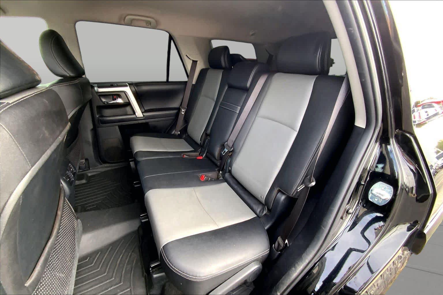 Used 2018 Toyota 4Runner SR5 Premium RWD image 21