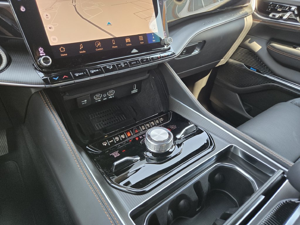 New 2026 Jeep Grand Wagoneer L Summit AWD/4WD image 15