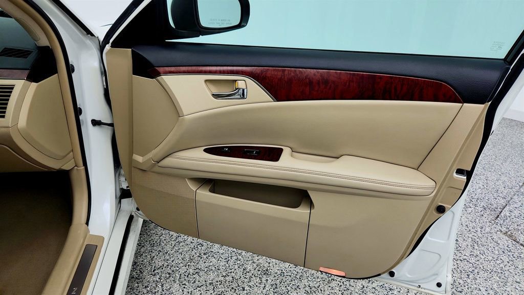 Used 2012 Toyota Avalon Limited FWD image 26