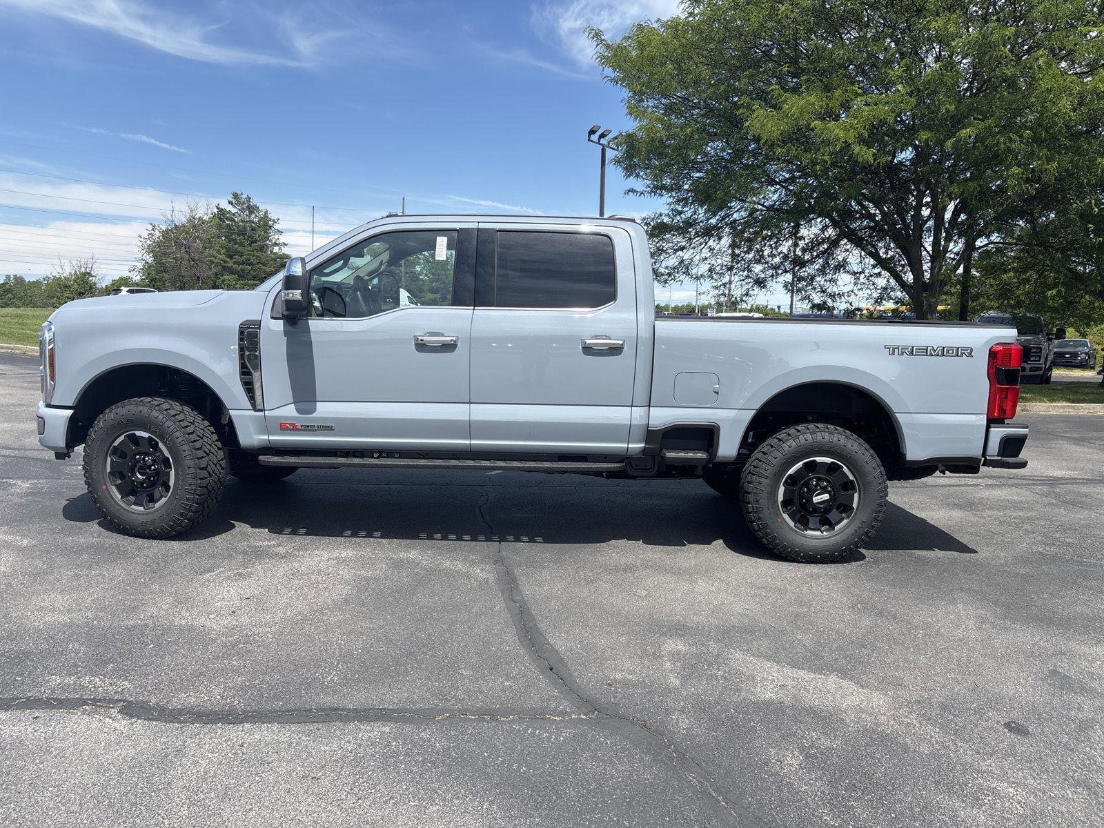 New 2026 Ford F350 Platinum w/ Platinum Plus Package AWD/4WD image 5