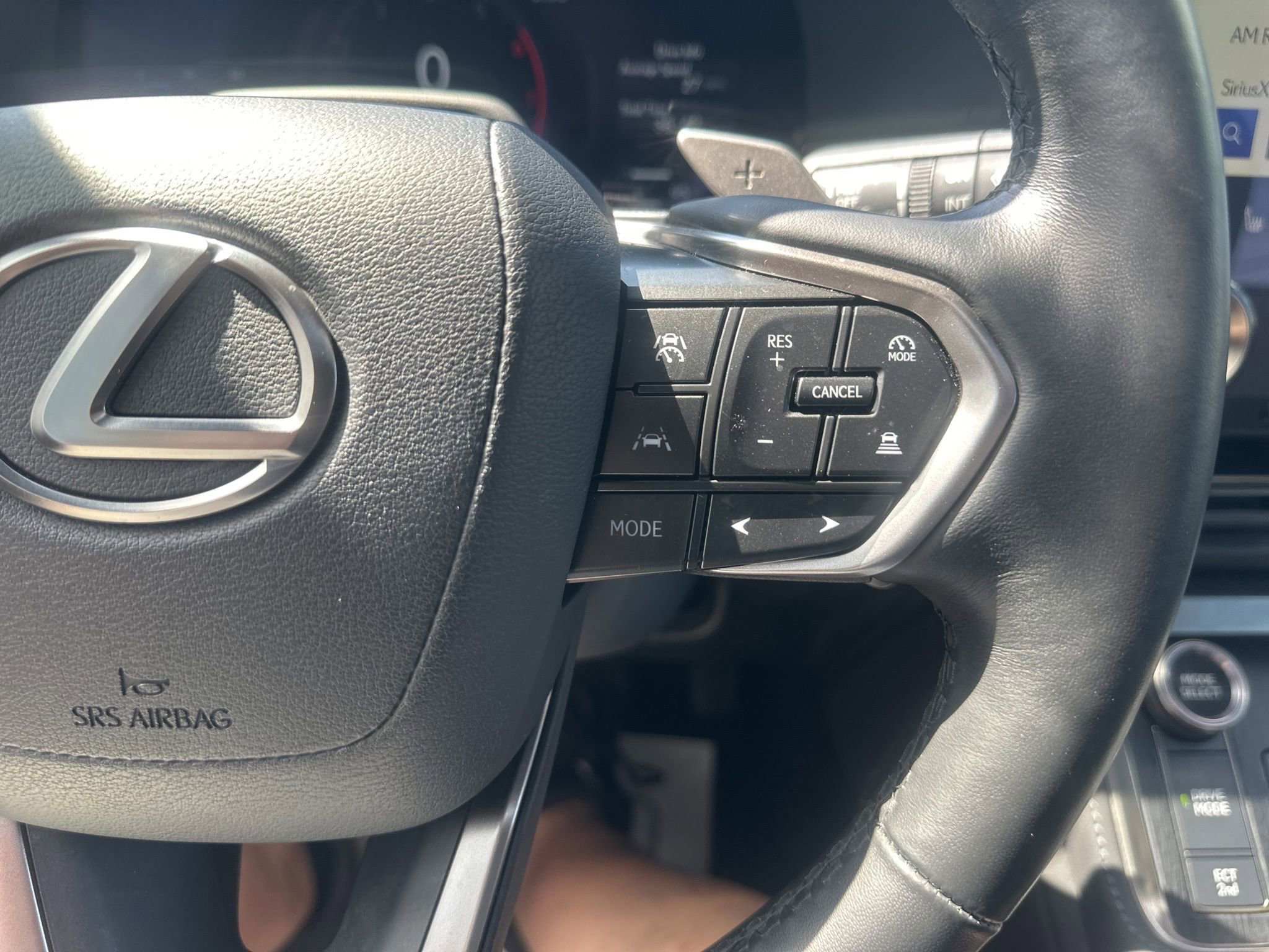 Used 2024 Lexus GX 550 w/ Accessory Package (31) image 33