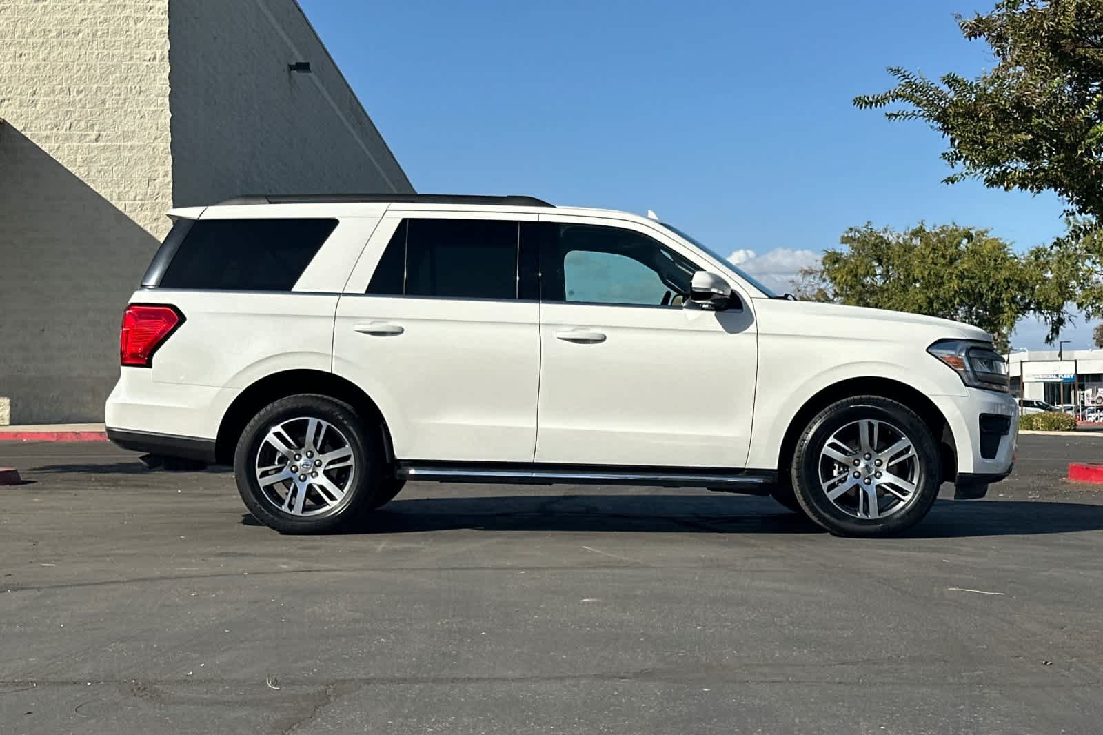 Certified 2023 Ford Expedition XLT RWD image 9