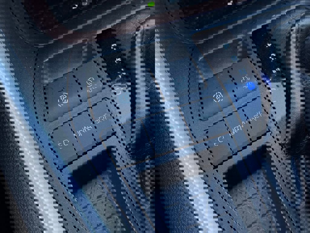 Used 2021 Toyota RAV4 Limited image 43