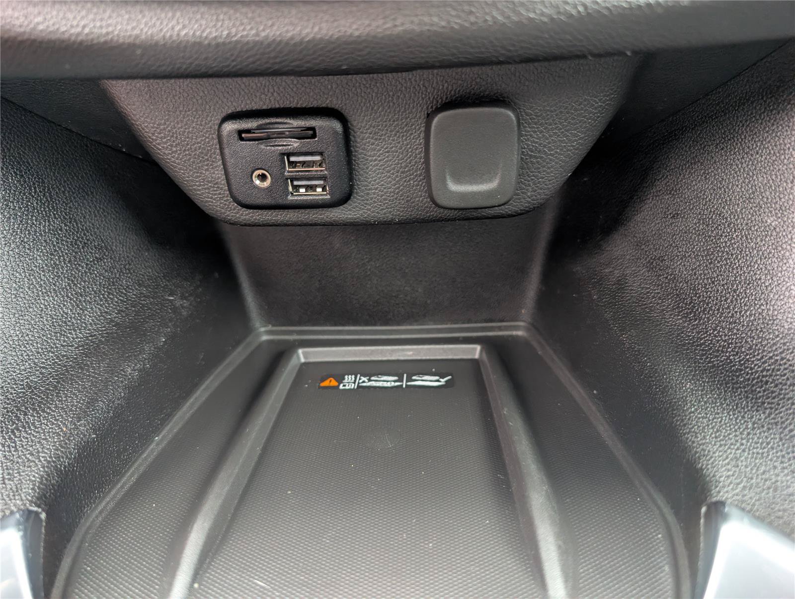 Used 2023 Chevrolet Traverse Premier w/ LPO, Floor Liner Package AWD/4WD image 31