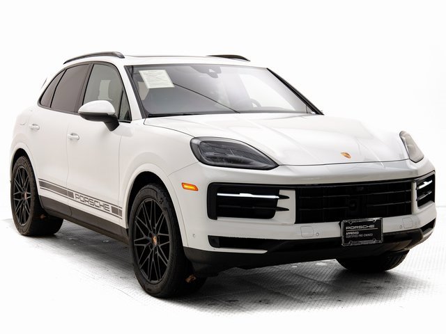Used 2025 Porsche Cayenne image 32