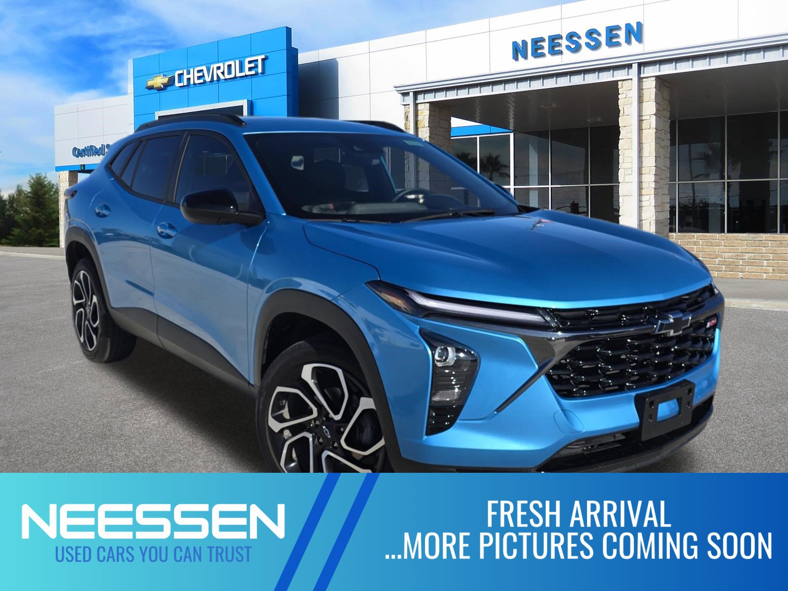 Used 2025 Chevrolet Trax RS w/ Driver Confidence Package image 1