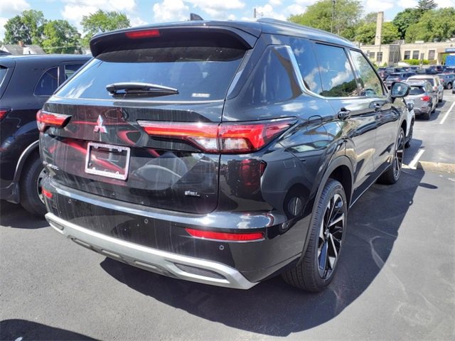Used 2024 Mitsubishi Outlander SEL image 3