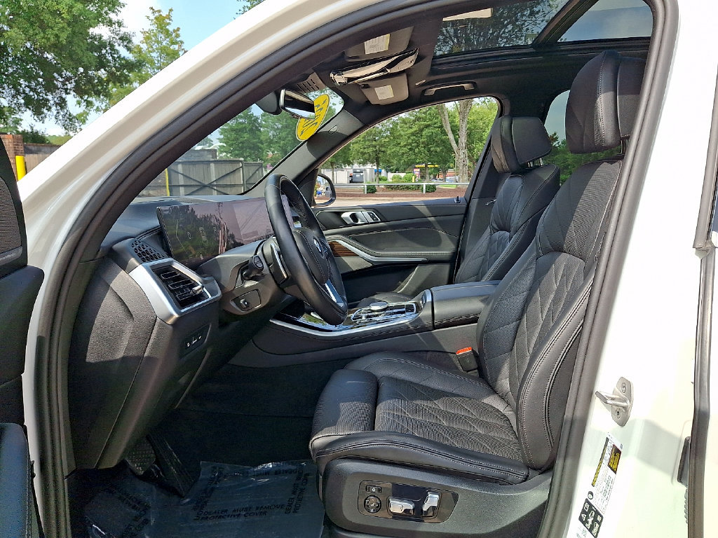 Used 2025 BMW X5 xDrive40i AWD/4WD image 13