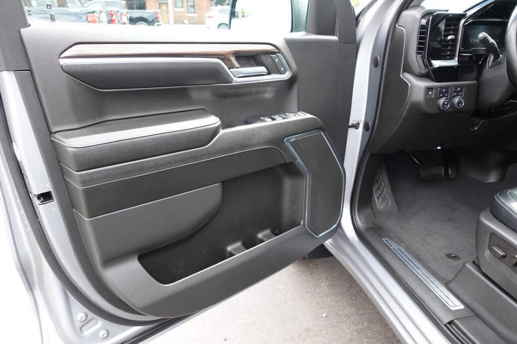 Used 2023 Chevrolet Silverado 1500 LT AWD/4WD image 17