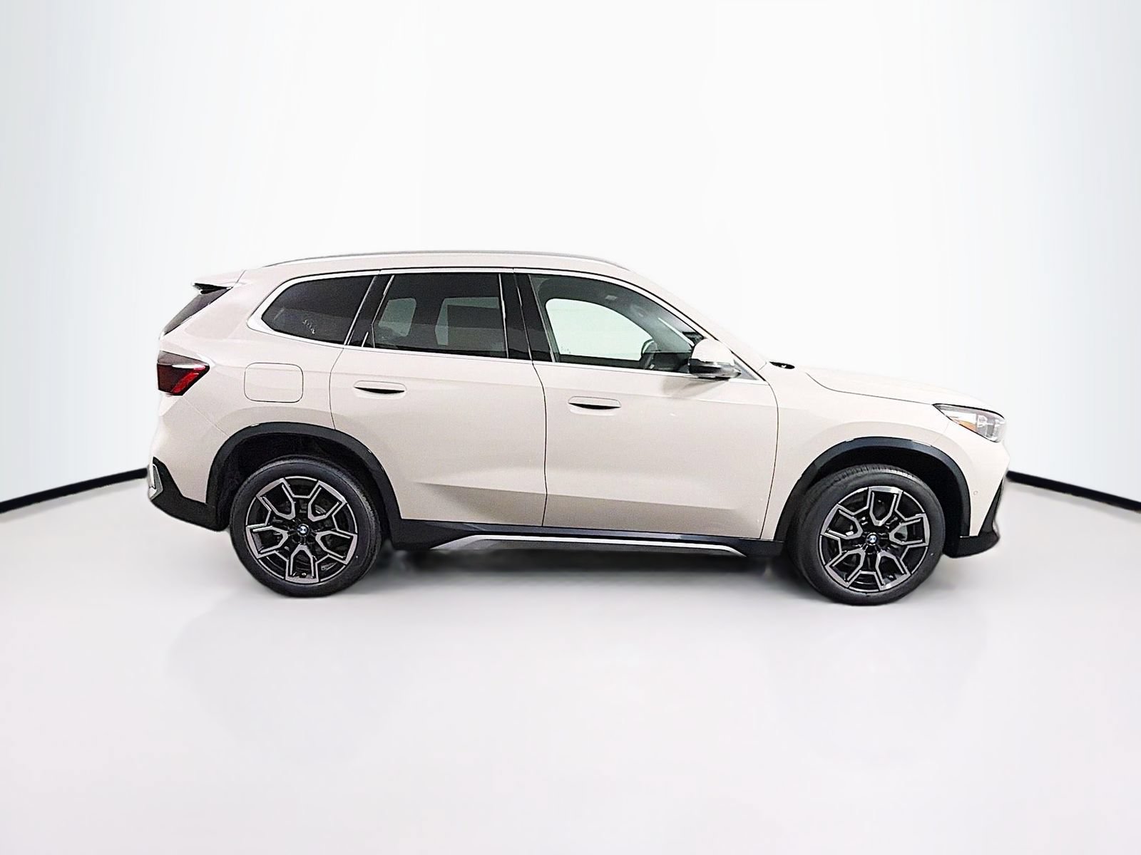 New 2026 BMW X1 xDrive28i w/ Convenience Package AWD/4WD image 8
