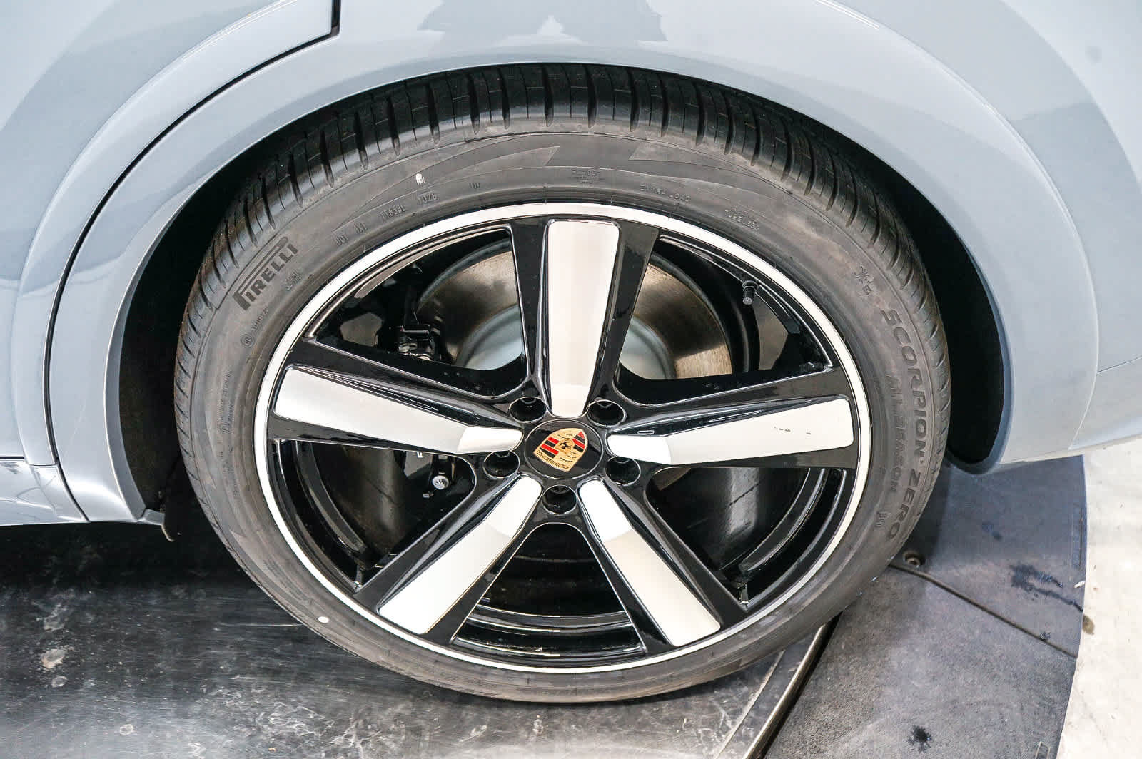 New 2026 Porsche Cayenne GTS AWD/4WD image 13
