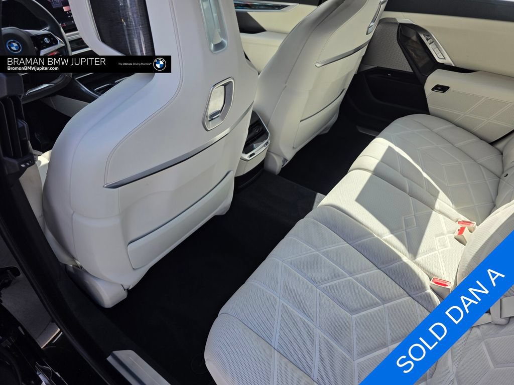 Certified 2023 BMW i7 xDrive60 w/ Parking Assistance Package AWD/4WD image 14