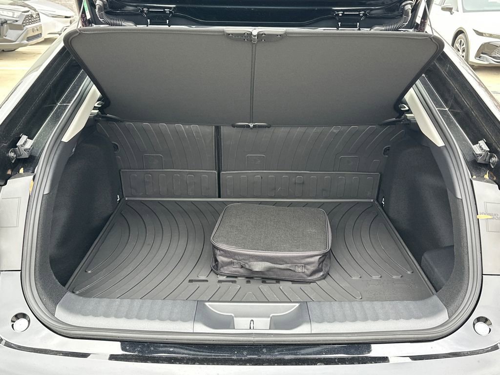 New 2026 Toyota Prius SE image 6