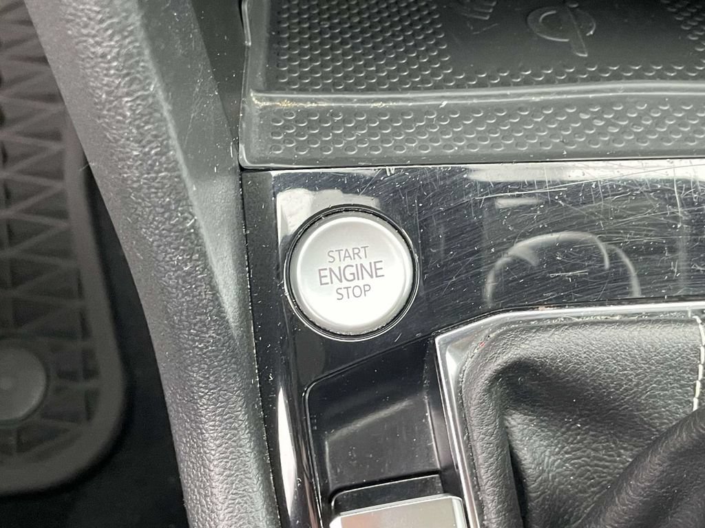 Certified 2023 Volkswagen Taos SE FWD image 29