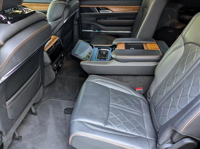 Used 2024 Jeep Grand Wagoneer L Series III image 18