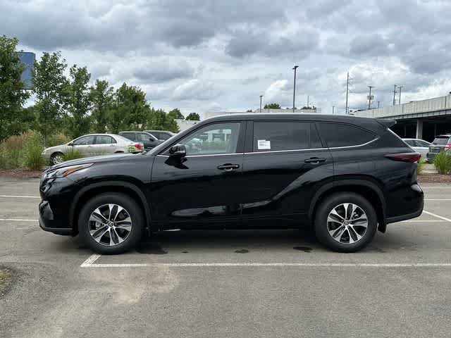New 2024 Toyota Highlander XLE AWD/4WD image 2