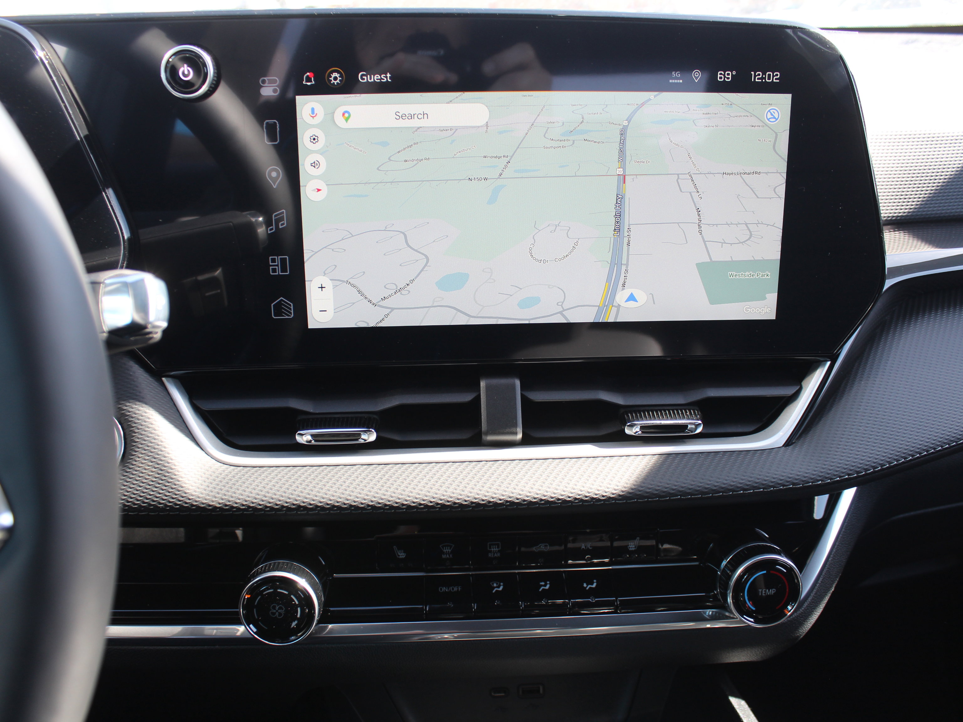 New 2026 Chevrolet Equinox LT w/ Safety and Technology Package image 12