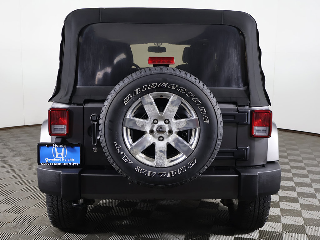 Used 2018 Jeep Wrangler Unlimited Sahara AWD/4WD image 7