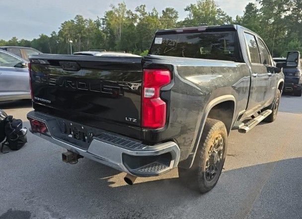 Used 2022 Chevrolet Silverado 3500 LTZ AWD/4WD image 3
